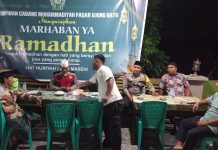 Bhabimkamtibmas Polsek Sosa melaksanakan Taraweh Keliling