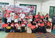 Ketua DPRD Medan Drs Wong Chun Sen M.Pd.B Rayakan Bulan Bung Karno dengan Berbagi Buku Bergambar Soekarno–Megawati dan Santunan untuk Anak Yatim