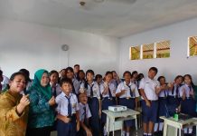 Lasmawati Ginting Penyuluh dari BKKBN Medan Sosialisasikan Bahaya Narkoba bagi Siswa dan Guru SMP Swasta Talitakum, Guna Membangun Generasi Sehat, Cerdas, dan Bebas Narkoba