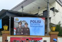 Polsek Medan Baru Konsisten Jalankan Program Jumat Berkah, Bagikan 150 Nasi Bungkus ke Masyarakat