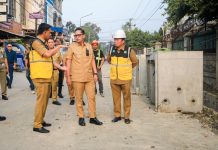 Atasi Genangan Banjir, Rico Waas Tinjau Pengerjaan Drainase sepanjang 385 Meter di Sei Agul