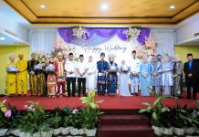 Hadiri Nikah Massal 23 Pasangan, Zakiyuddin Harahap Serahkan Buku Nikah dan Hadiah Uang Saku Bagi Pengantin